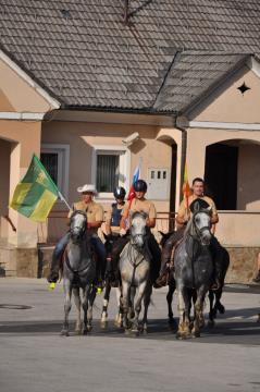 KNOBLEHARJEVO 2012 - Pohod Knobleharjeve konjenice 2012 11